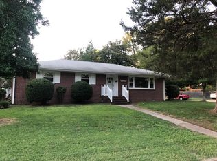 422 Skipjack Rd, Newport News, VA 23602