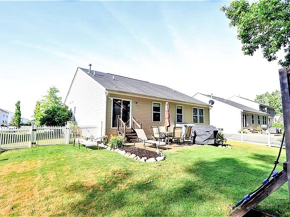 5th image of 149 W Lewis Ave