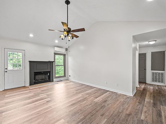 5th image of 2607 Cummings Cir