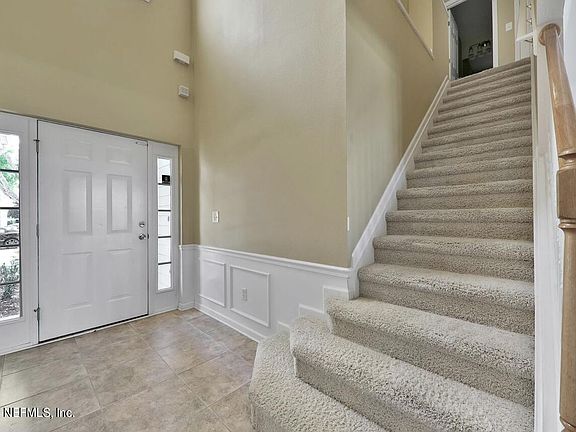 5th image of 11225 Castlemain Cir E
