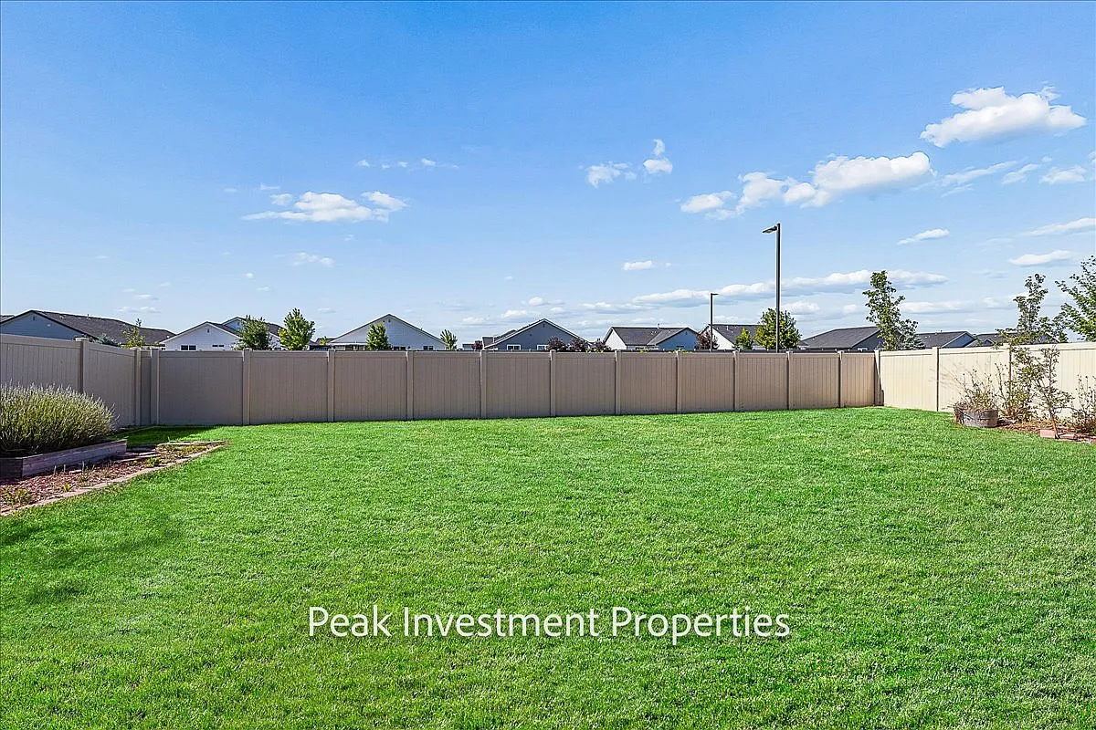 3 bed, 1364 sqft, $2,000 — Photo 3