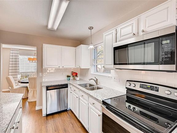 5th image of 1125 Holly Dr