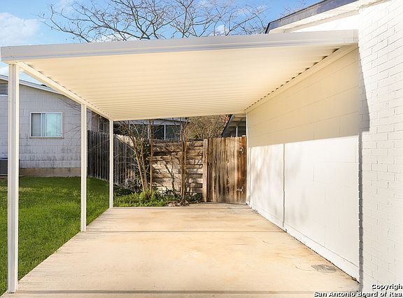 4th image of 115 Hillcrest Dr