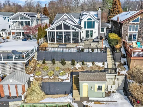 2116 Riverview Rd, Baltimore, MD 21221