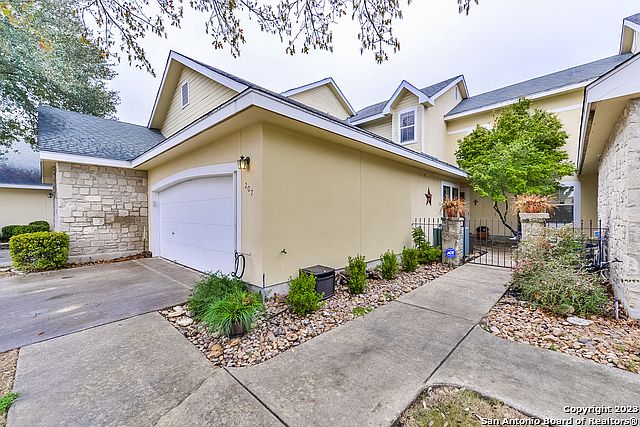 1st image of 207 Yoalana St