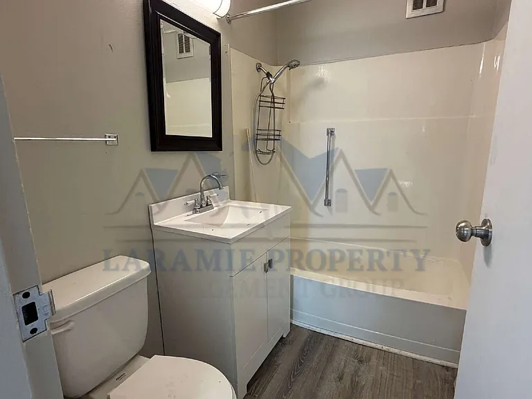 411 S 26th St #8 — Photo 14