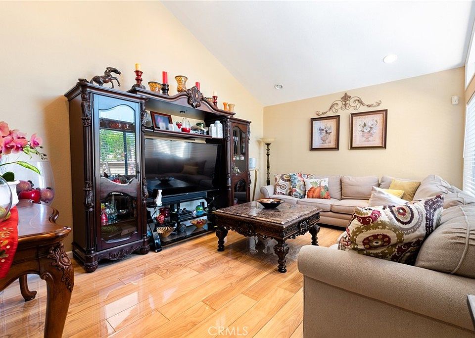 1st image of 329 S Vista Del Canon