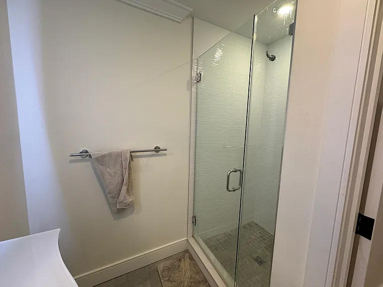464 Sumner St #2 — Photo 13
