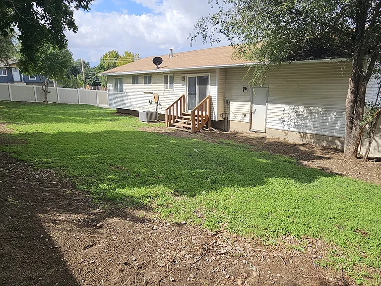 11809 S 1000 E — Photo 24