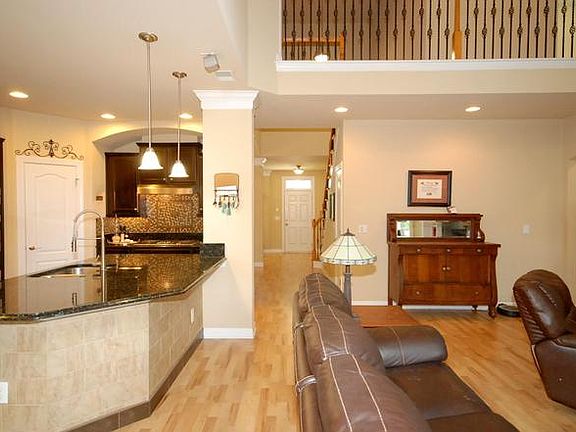 3rd image of 8463 Athens Way