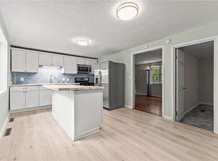 9217 Oak St, Kansas City, MO 64114