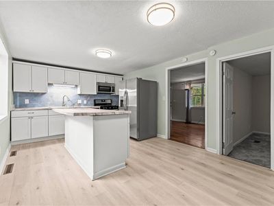 9217 Oak St, Kansas City, MO, 64114