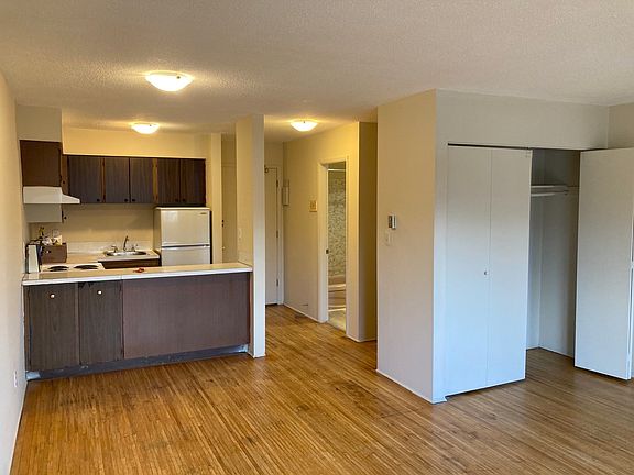 3rd image of 3570 Hastings St E #211