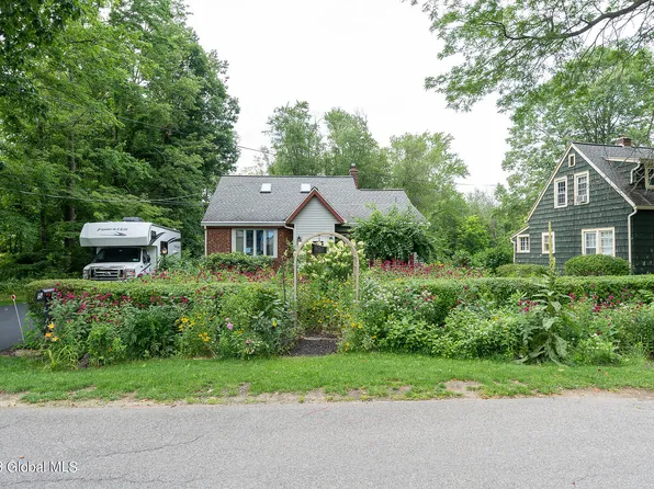 5 Sawyer Place, Albany, NY 12208