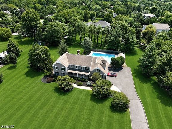 2nd image of 15 Hoffman Pl