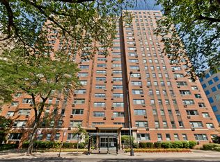 2909 N Sheridan Rd APT 411, Chicago, IL 60657