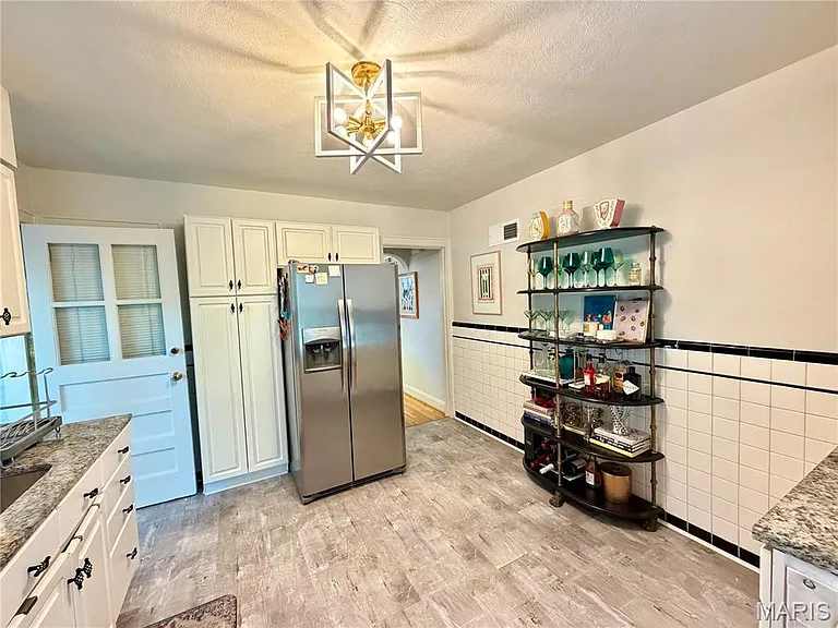22 Stratford Ln — Photo 4