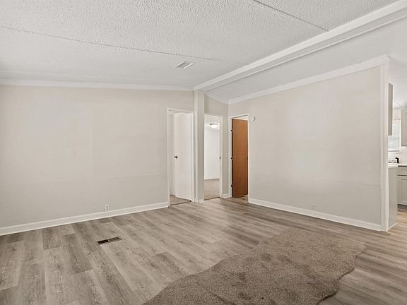 4th image of 608 Englewood Dr