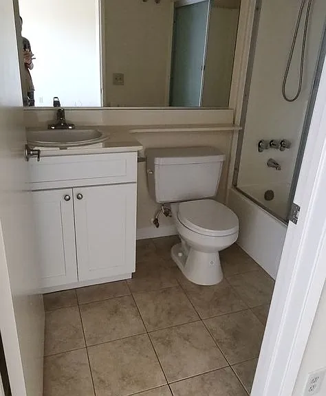 1701 Talmadge St — Photo 18