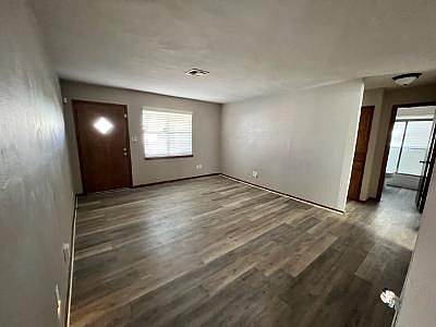 3rd image of 2020 Elmhurst Dr