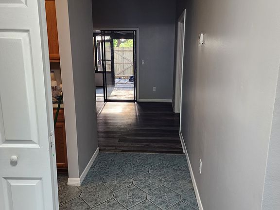 4th image of 320 Downing Ln
