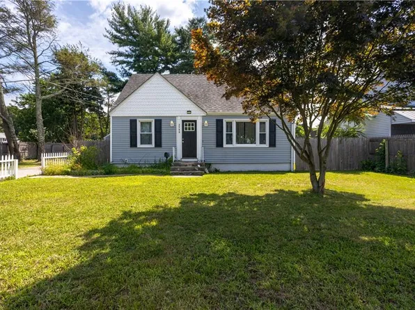 2540 W Shore Rd, Warwick, RI 02889