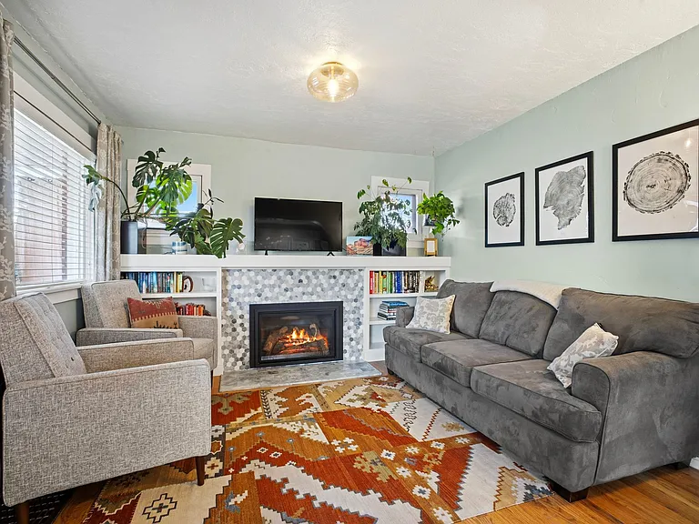 235 E Downington Ave — Photo 3