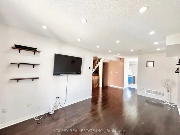 80 Acorn Pl, Mississauga, ON