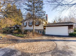 5 Half Day Rd, Lincolnshire, IL 60069