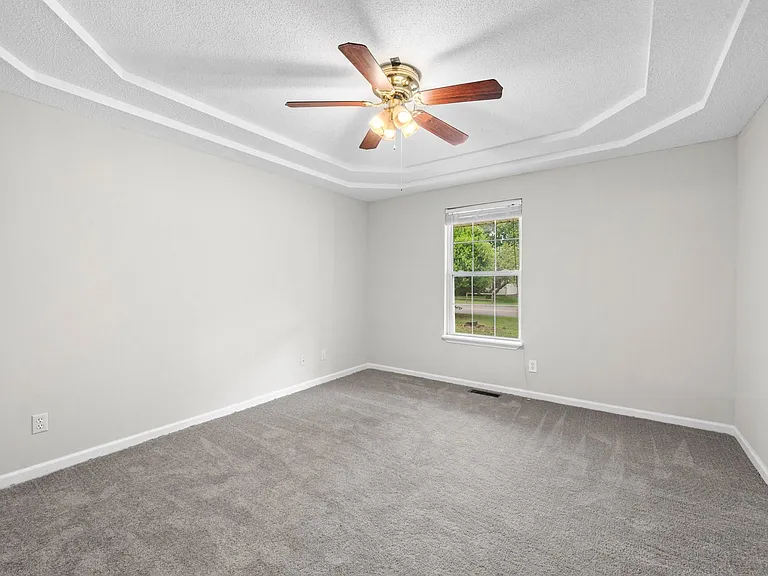 409 Kelsey Dr — Photo 14