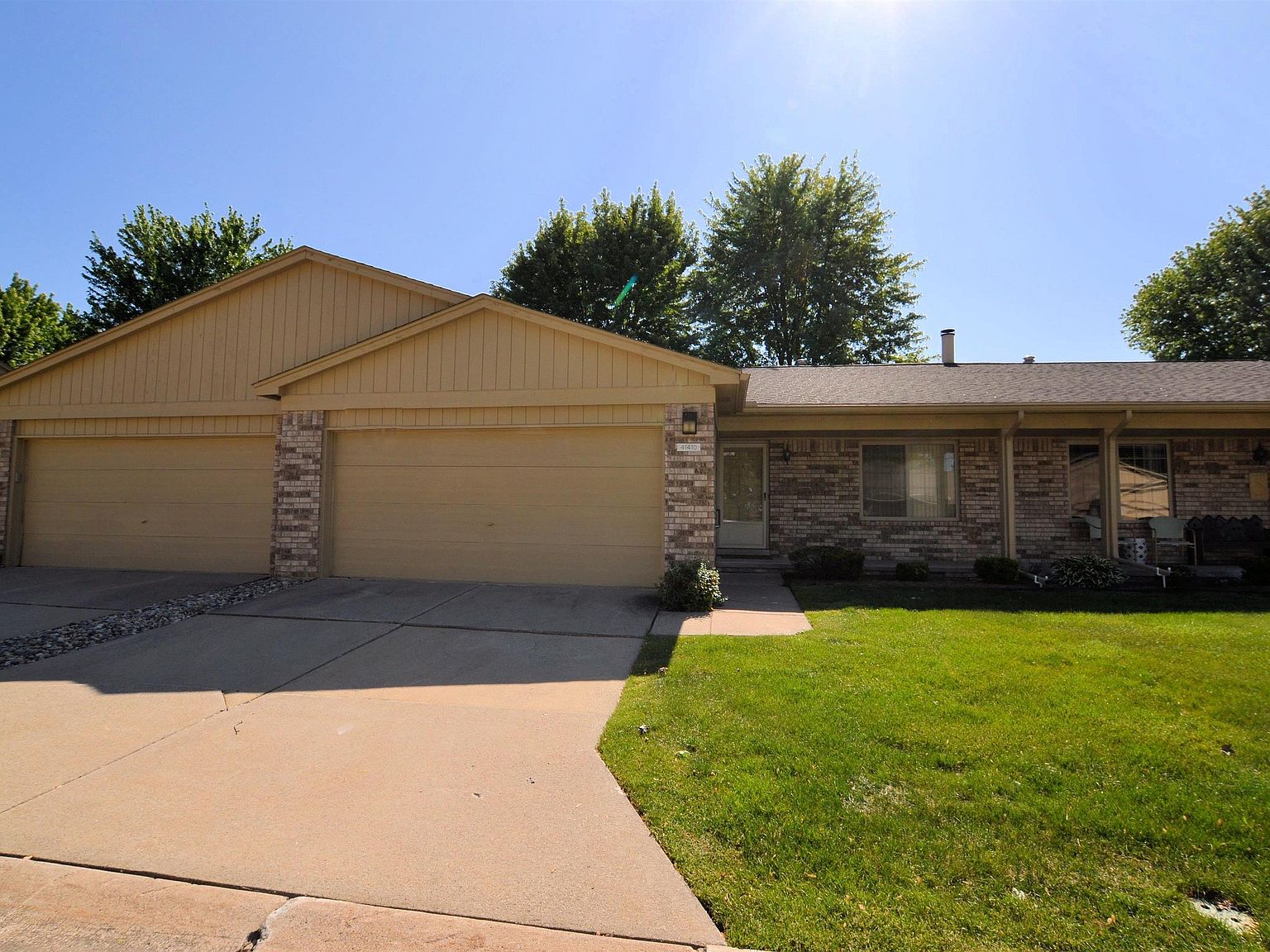 41410 Cir, Clinton Township, MI 48038 Zillow