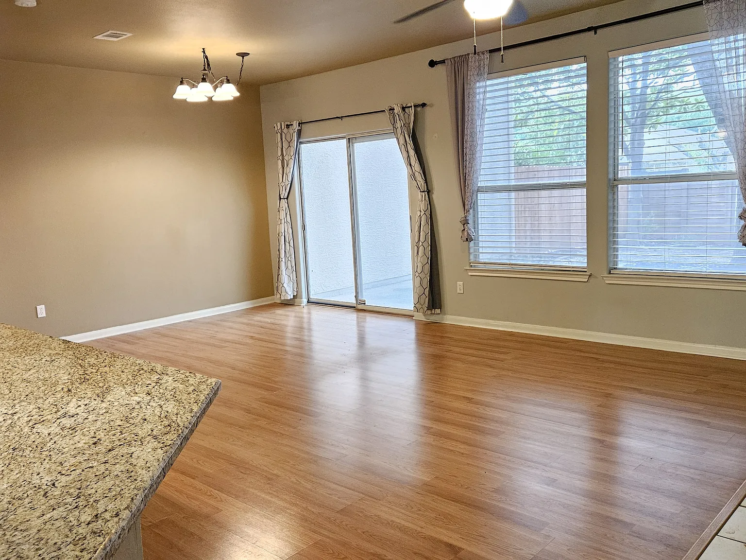 X - Pipers Field Drive Unit #4 2100 -- Kat - 1 — Photo 2