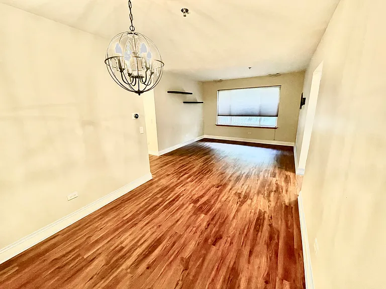 941 N Swift Rd #104 — Photo 2