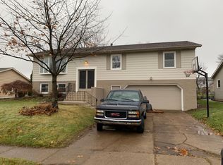 1745 Emery Dr, Erie, PA 16509