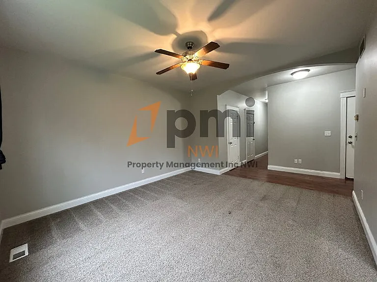 4000 Silhavy Rd — Photo 4