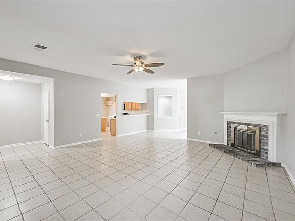 4th image of 14622 Bladenboro Dr