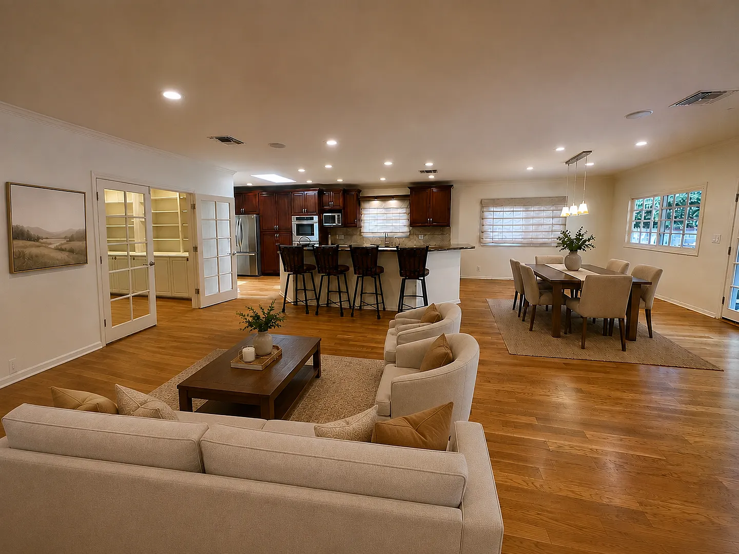 Rare Sherman Oaks Lease | 4beds + 3baths + Large Office in a tree lined street with a large yard,... — Photo 4