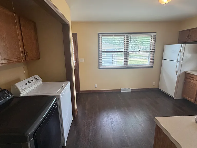 1201 Johnston Dr — Photo 8