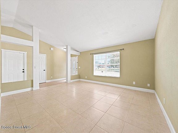 3rd image of 813 Emerald Way