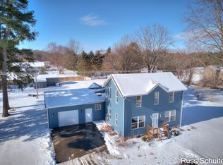 5897 S Green Ave, Fremont, MI 49412
