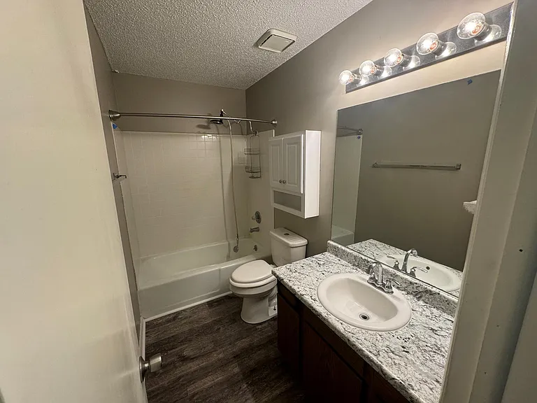 342 N Country Acres Ave — Photo 9