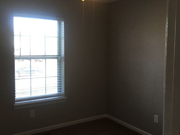 3rd image of 303 NE 4th Ter