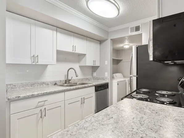 Grandea Crescent Park