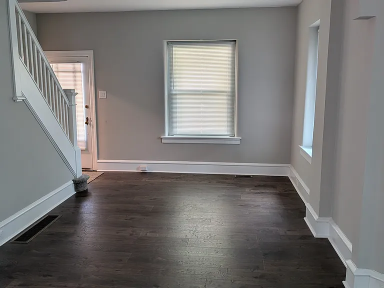 214 W Broad St #1 — Photo 3