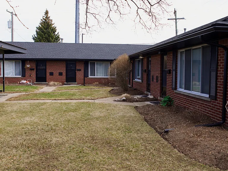 1830 N Main St #9 — Photo 15