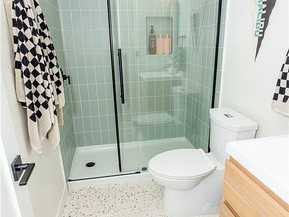 5th image of 160 Avenida Florencia #C