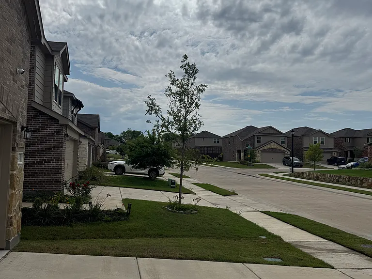 528 Lake Erie Dr — Photo 5