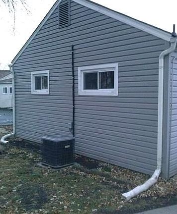 3rd image of 28517 Elmwood St
