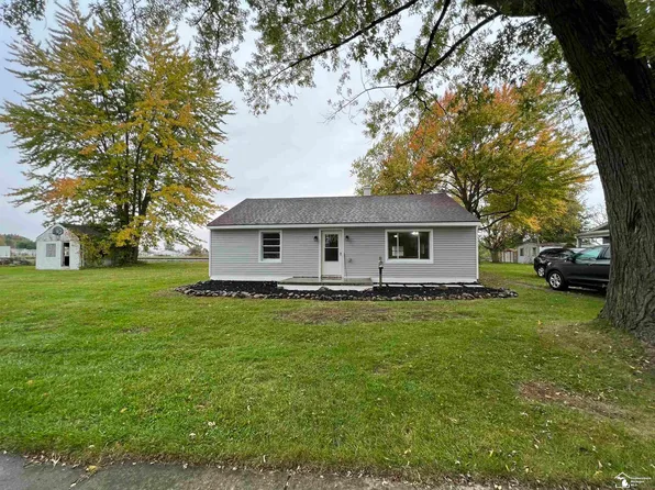 738 1st St, Dundee, MI 48131