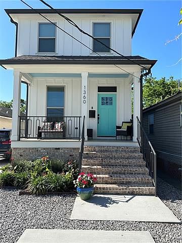 1st image of 1360 Saint Denis St